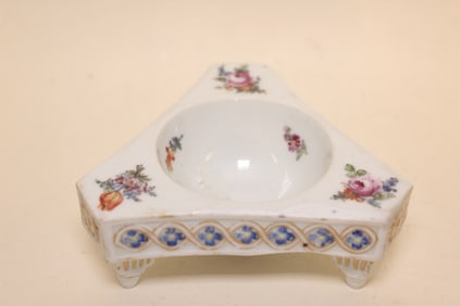 Antique 18th.C Meissen Porcelain Triangle Ash Tray