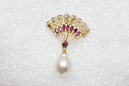 Ornate vintage Vintage-style Gold Ruby Brooch