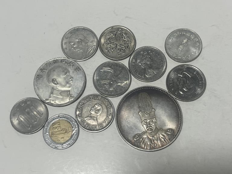 Lots of 11 Chinese Coins: Lots of 11 Chinese Coins