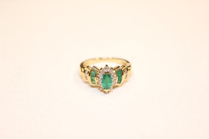 Vintage Marquise-cut Emerald Yellow Gold Ring