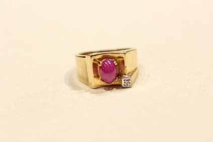 Oval Cabochon Ruby Gold Ring