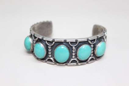 Vintage Native American Navajo cuff bracelet