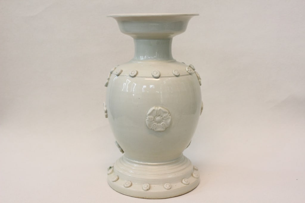 Chinese White Glazed Porcelain Vase (1 of 7)