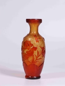 Chinese Overlay Liuli Glass Vase