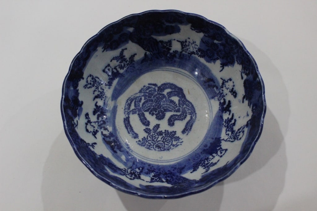 Antique Chinese blue and white porcelain Bowl (1 of 6)