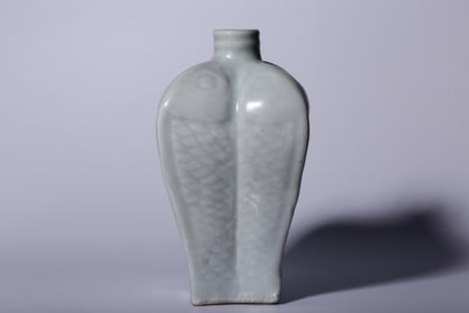 Chinese Hutian Ceramic Four-fish Form Vase