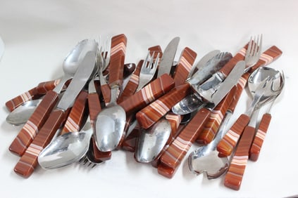 Collection of Agate-handled Flatware(cutlery)