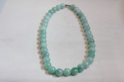 Strand of Green Stone Beads Necklace