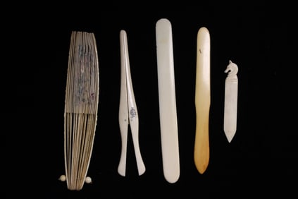 Lots of 5 Collectable Personal Accessories or Tool