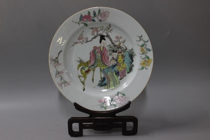 Chinese Famille Rose porcelain plate,Qing