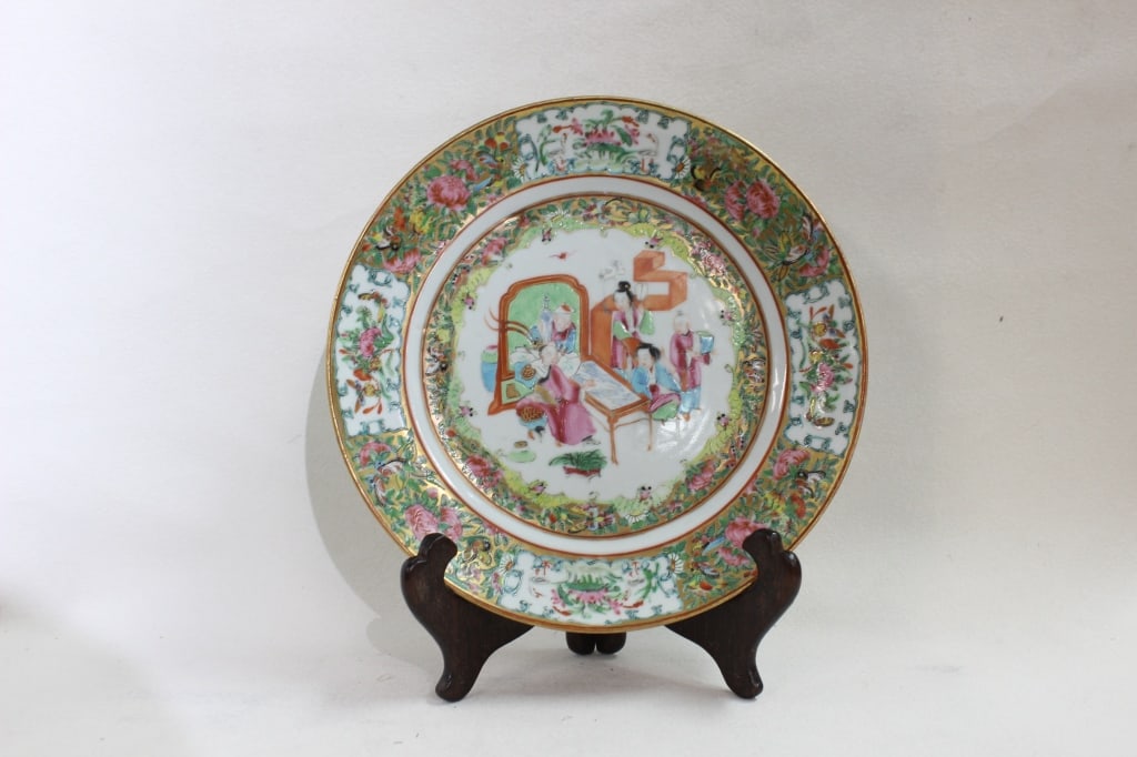 Chinese Export Famille Rose Plate (1 of 7)