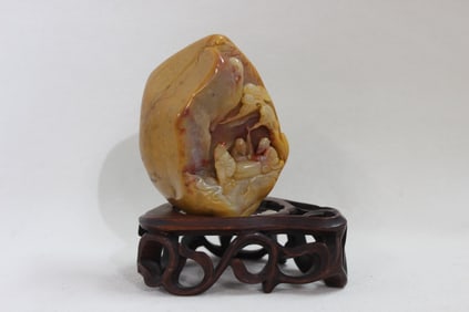 Chinese carved Shoushan stone sculpture