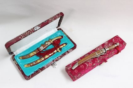 Vintage Chinese-style Decorative Daggers