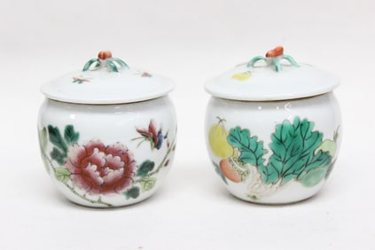 Two Chinese Hand-Paint Famille Rose Covered Jars