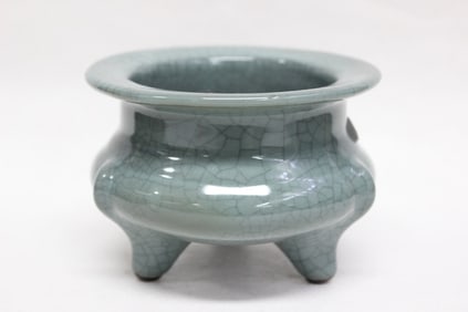 Chinese "Guan-type" Ceramic Tripod Censer