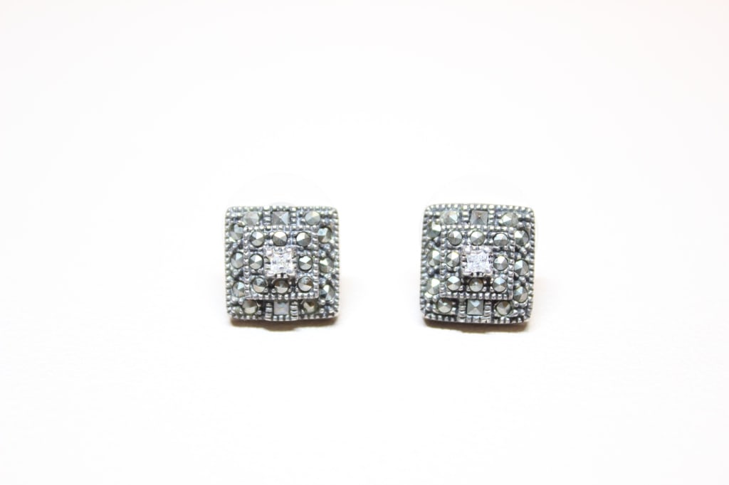 Sterling Silver Earring Set: Dimension:1cm w. Sterling Silver Earring Set