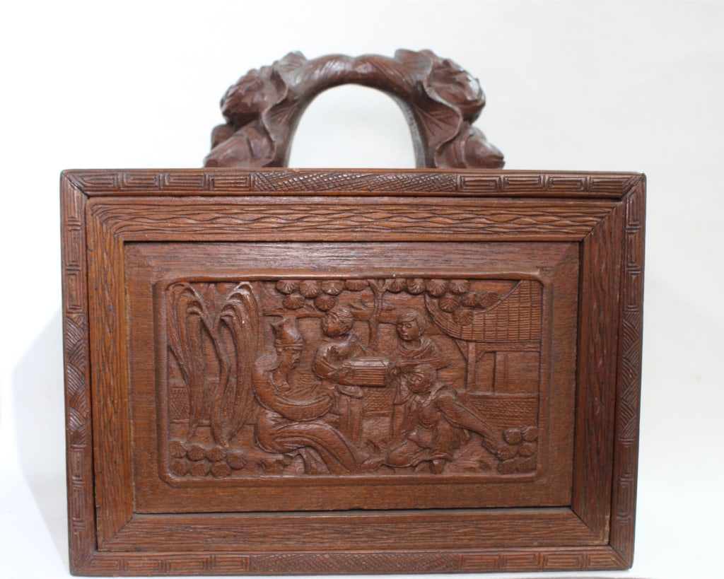 vintage Chinese mahjong set in a wooden box (1 of 13)