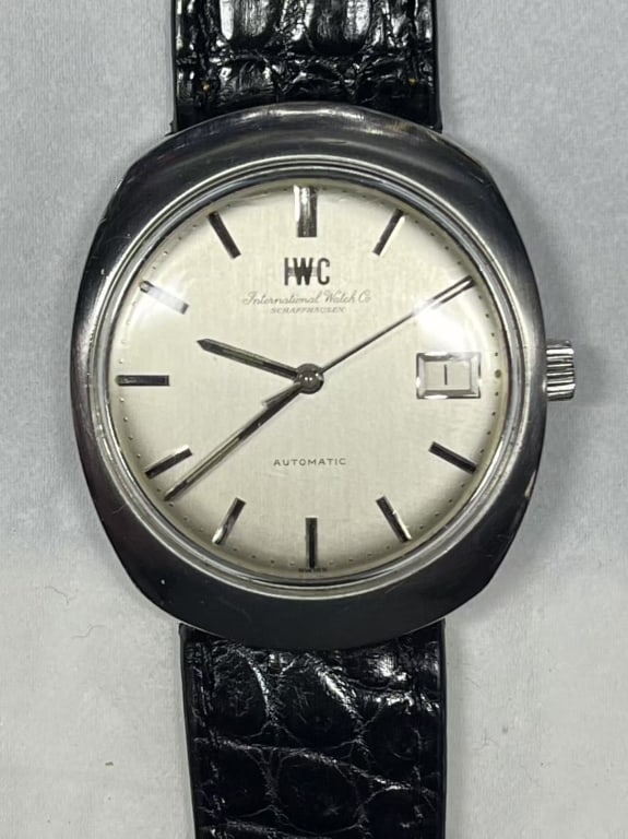 Vintage IWC Schaffhausen Automatic Watch (1 of 11)