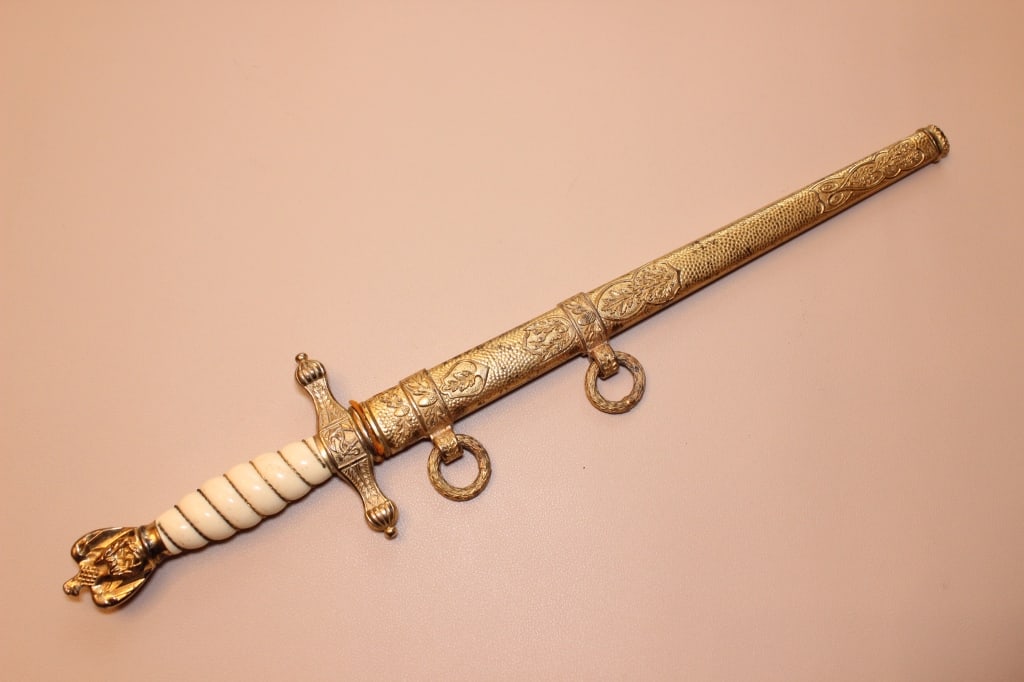 German Kriegsmarine Officer's Dagger (1 of 15)
