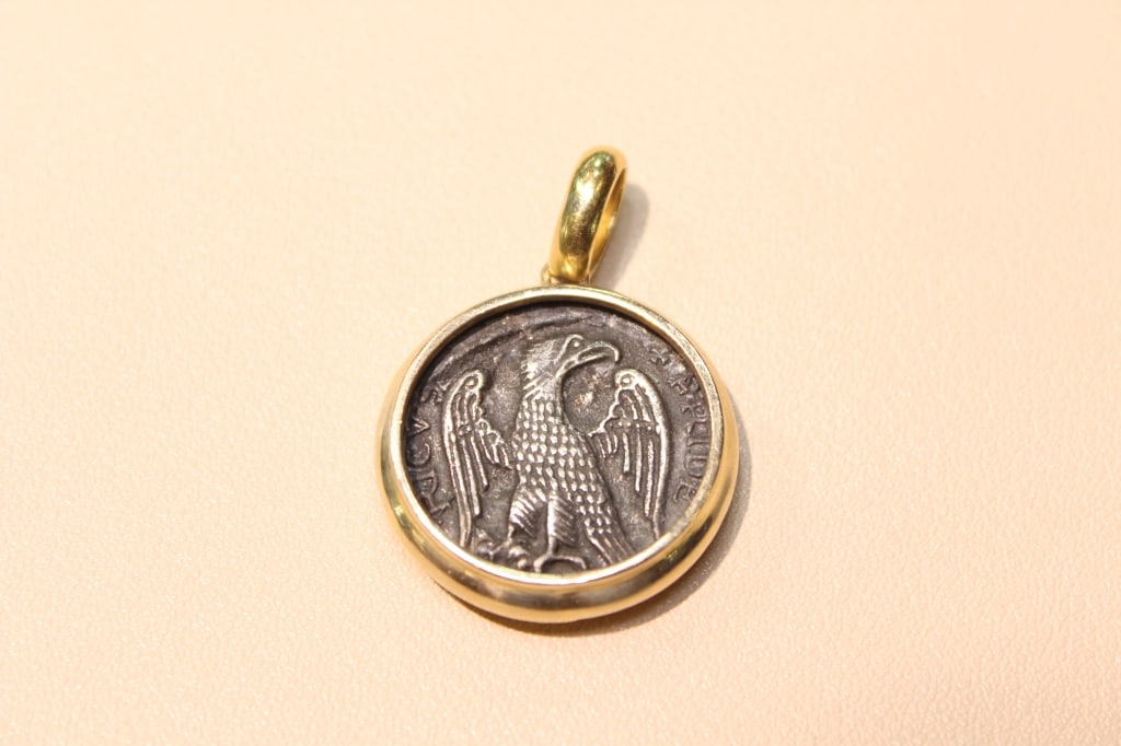 AncientRoman Coin pendant Set in a 18K Yellow Gold. (1 of 6)