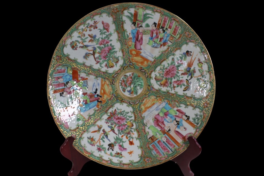 Large 19th.C Chinese Rose Medallion Plate (1 of 6)