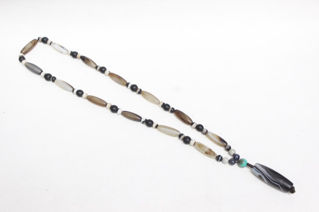 Tibetan-style Agate Necklace (1 of 6)