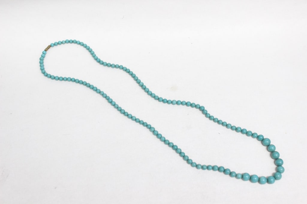 Single-strand Graduated Turquoise Beaded Necklace (1 of 5)