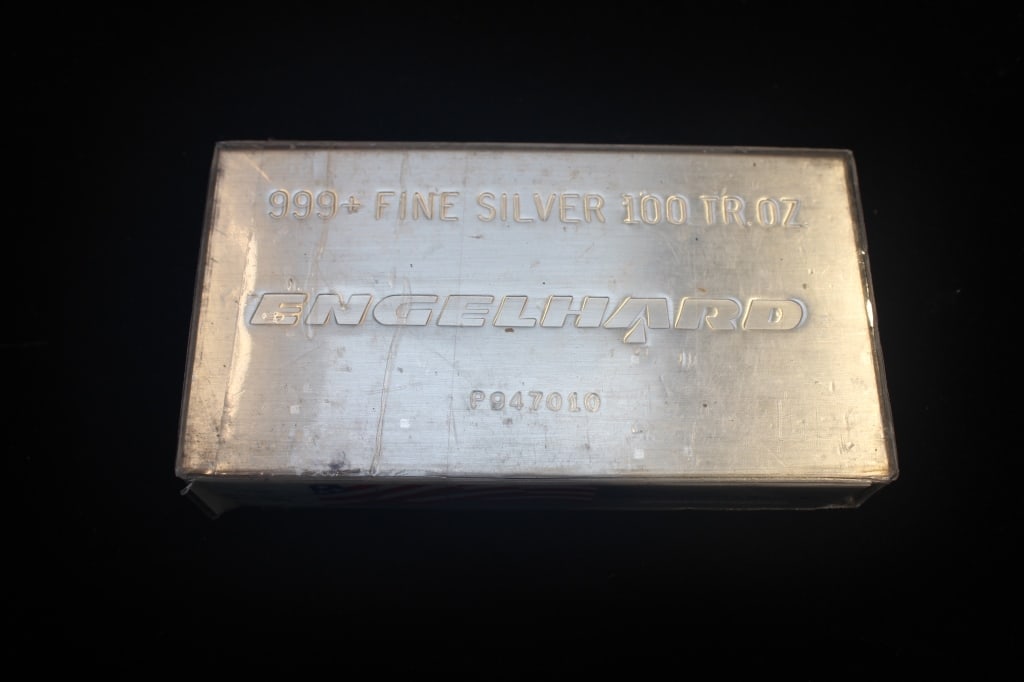 Vintage Engelhard 100 oz Silver Bar (1 of 3)