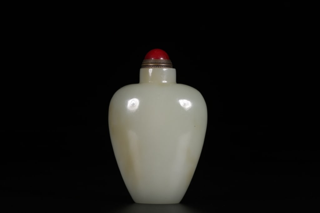 Chinese Jade Carved Snuff Bottle (1 of 6)