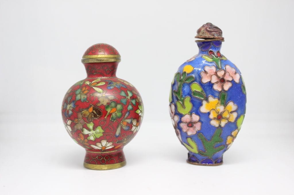 Two Chinese Cloisonné Enamel Snuff Bottles (1 of 5)