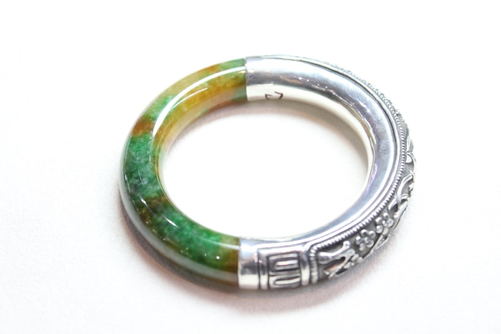 Chinese Jadeite Bangle w Silver mount (1 of 6)