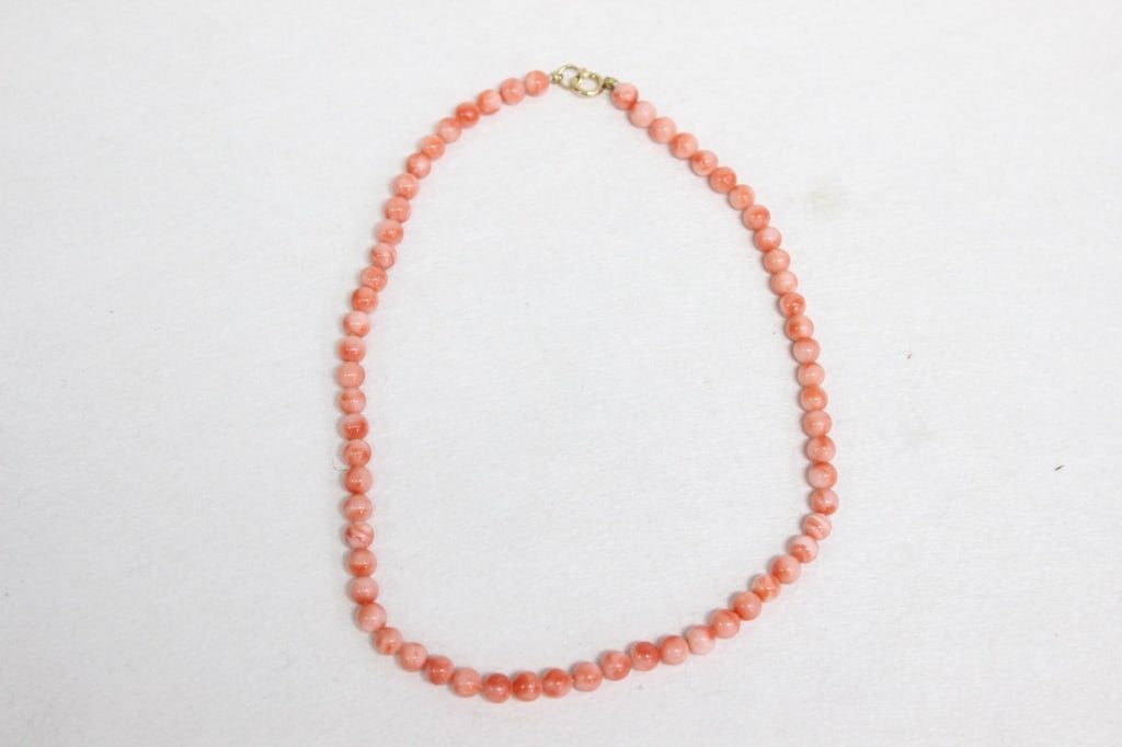 a Strand of Natural Pink Coral Beads Necklace (1 of 5)