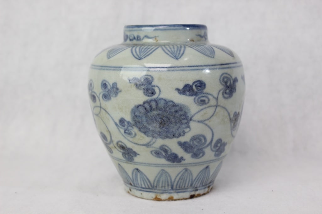 Chinese Blue and White Porcelain Jar (1 of 5)