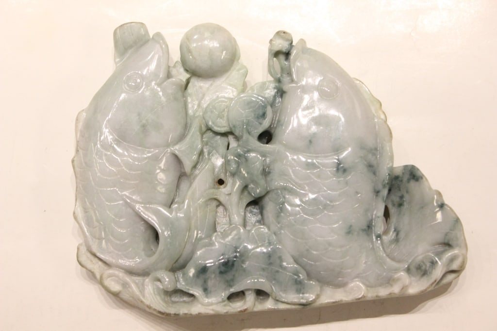 Chinese Jadeite Carved Fish (1 of 3)