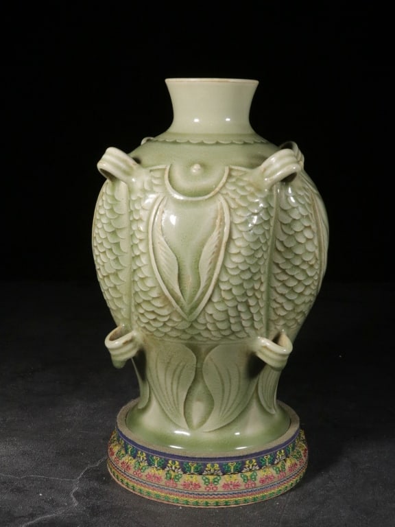 Chinese Celadon-glazed "Double fish" Vase (1 of 8)