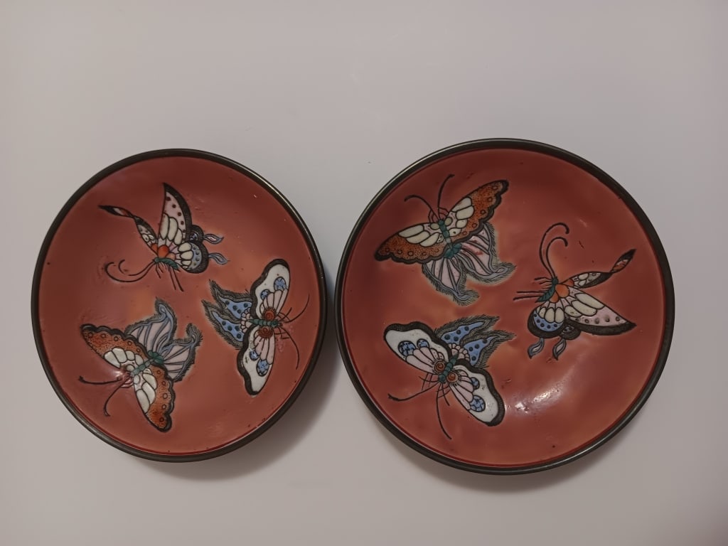 Pair of Chinese Famille Porcelain Plate And Mark: Pair of Chinese Famille Porcelain Plate And Mark Dimension: W : 5 3/4 " X H : 1 1/4
