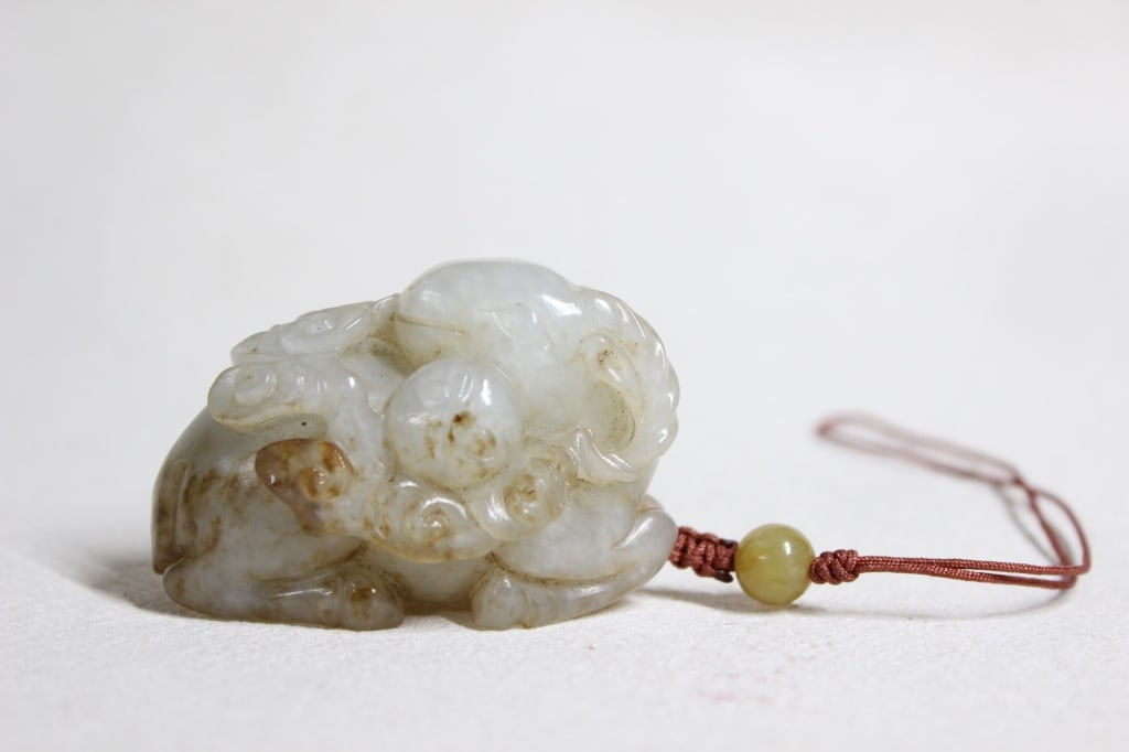 Chinese carved Jade "mythical beast" Toggle (1 of 5)