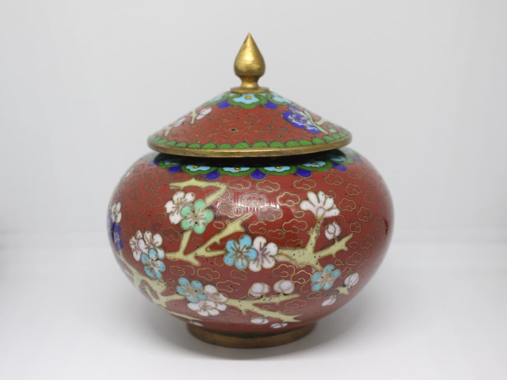 Chinese Cloisonne Lid Jar (1 of 5)