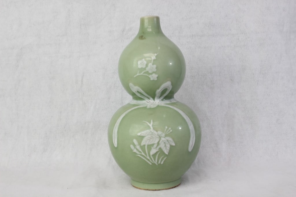 Chinese Glazed Porcelain Gourd Vase,Mark: Dimension: 10"H .