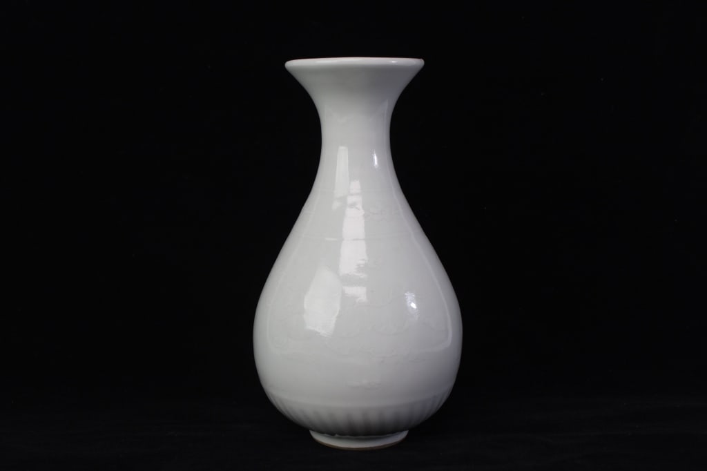 Chinese Glazed Porcelain Vase (1 of 5)