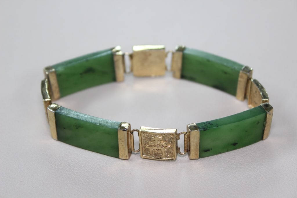 Spinach Jade Bracelet (1 of 8)