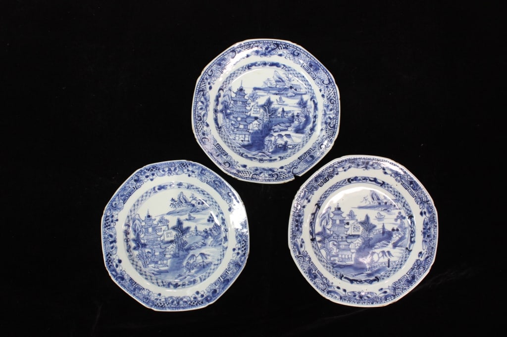 Chinese Export Blue and White porcelain Plates (1 of 4)