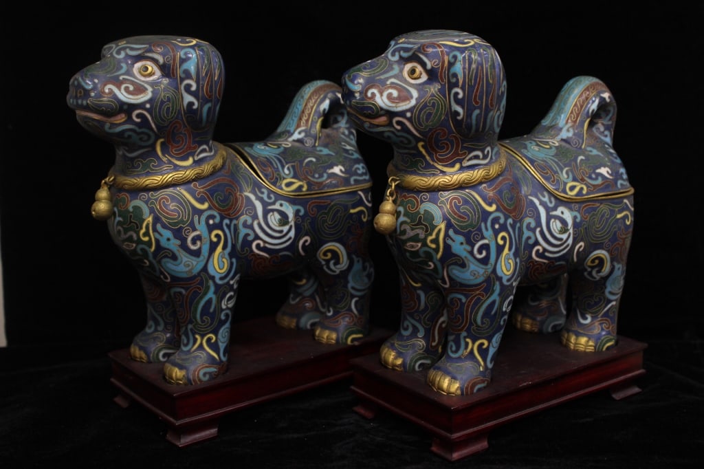Vintage Chinese Cloisonne Foo-Dog Box (1 of 9)