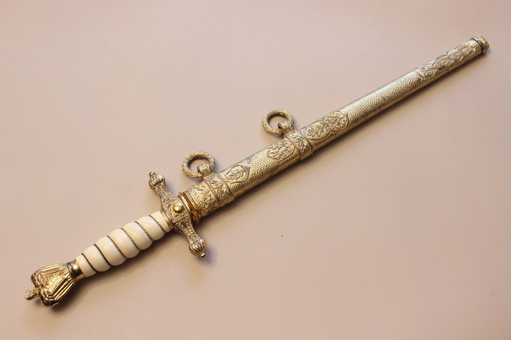 German Naval Kriegsmarine Officer's Dagger (1 of 15)