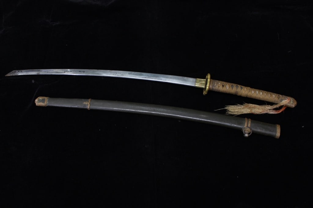 Antique Japanese Gunto Katana Sword (1 of 15)