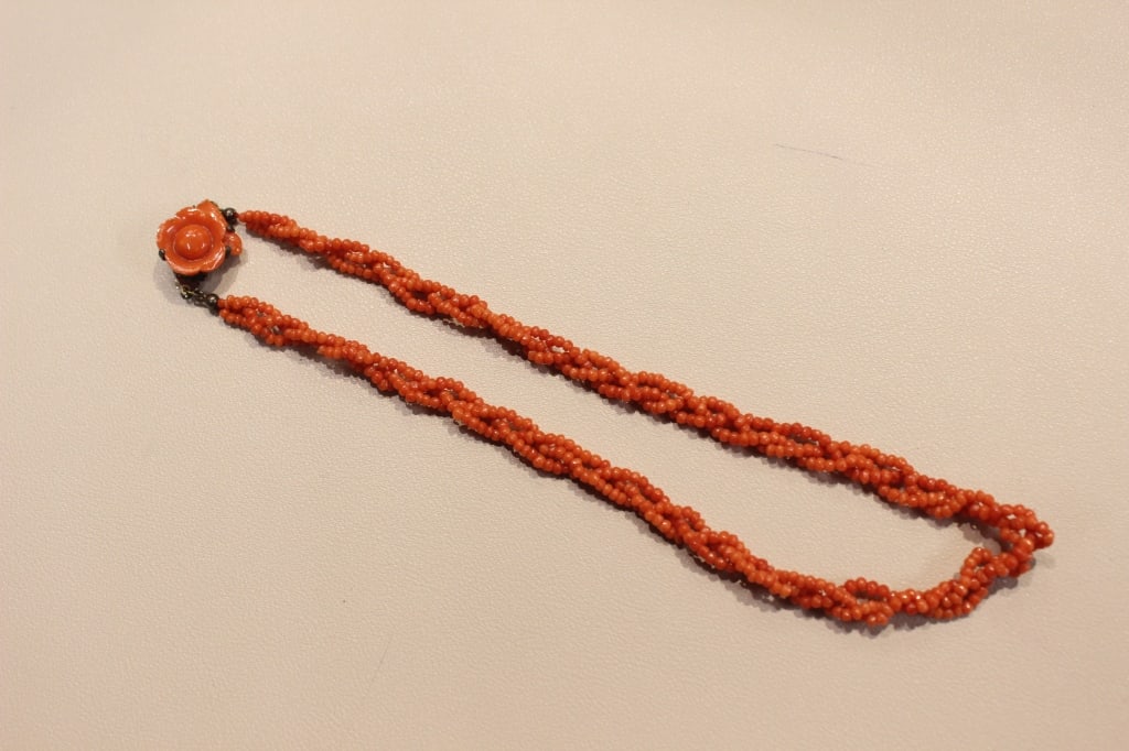 Vintage Multi-strand Twisted Coral Beads Necklace (1 of 5)