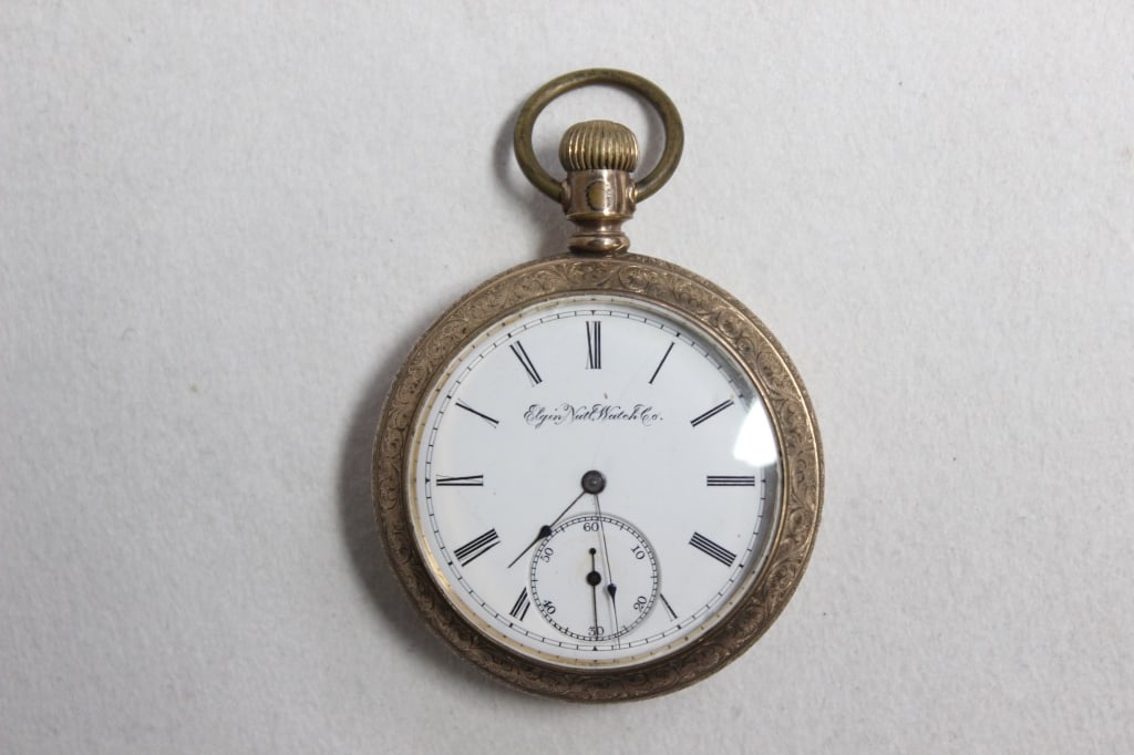 Elgin National Watch Company pocket watch (1 of 4)