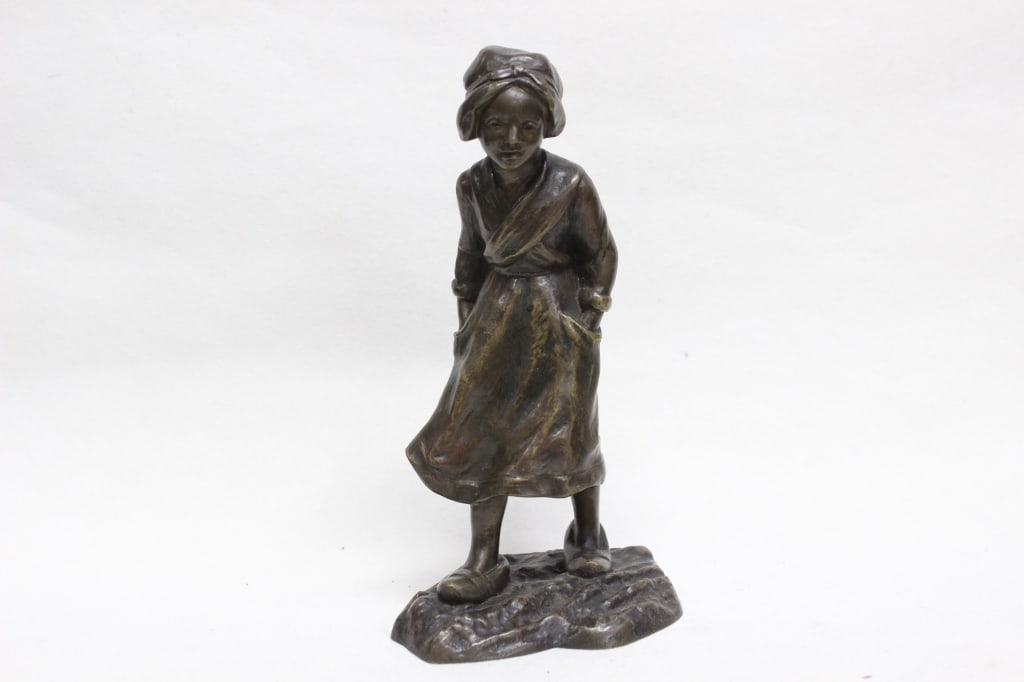 Bronze Sculpture of a young Girl (1 of 7)