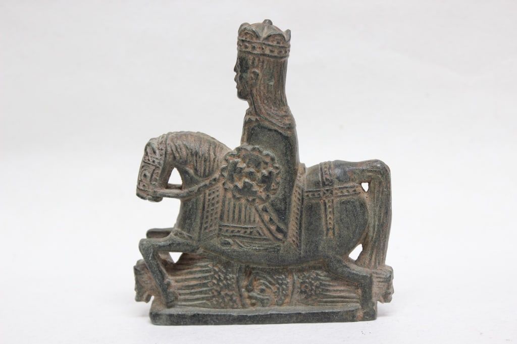 Vintage Ethiopian"King on horseback" statuette/Sea: Vintage Ethiopian"King on horseback" statuette/Seal sculpture .These pieces are often associated with the Axum or Aksum era and Coptic art from the 12th to 14th centuries. Dimension: 4 3/4" H