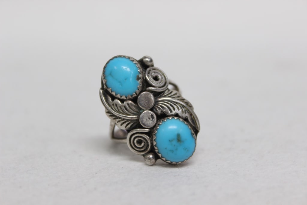 Vintage Navajo sterling Silver Ring (1 of 4)